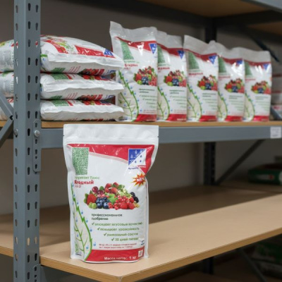 Нутривант Плюс Ягодный 12-5-27, 1 кг